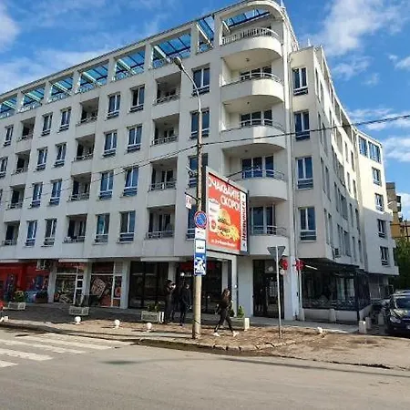 Colonel 954 Apartment *