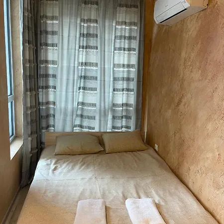 Colonel 954 Apartment