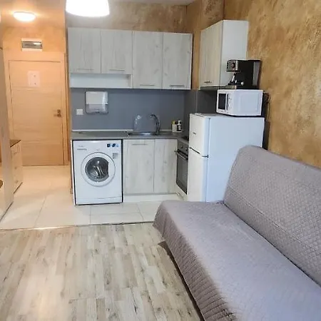 Colonel 954 Apartment *