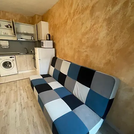 Colonel 954 Apartment *