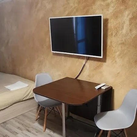 Colonel 954 Apartman *